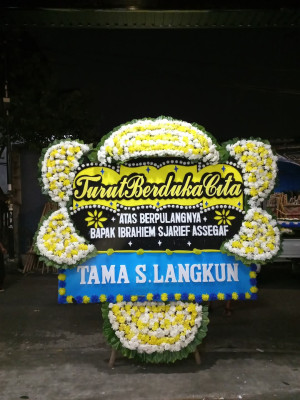 Papan Bunga Duka di Poiru